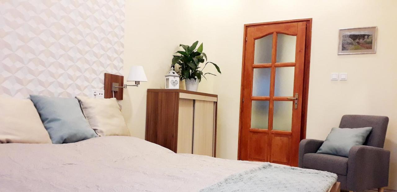 Diana Apartmanhaz Keszthely Exteriör bild