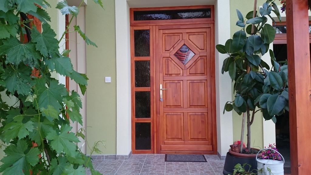 Diana Apartmanhaz Keszthely Exteriör bild